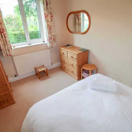 Hill Cottage, With Garden And Fell Views, Dog Friendly Walks From The Door, Close To Bassenthwaite *
