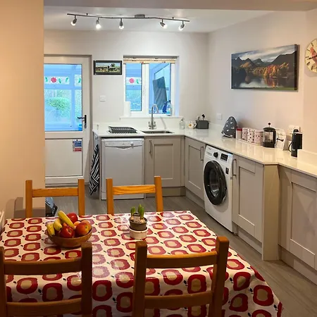 Hill Cottage, With Garden And Fell Views, Dog Friendly Walks From The Door, Close To Bassenthwaite *